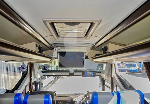 Fasilitas bus pariwisata Sumber Alam