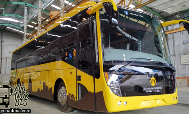 Bus listrik UI Molina Front