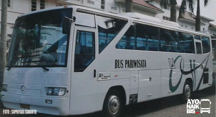 Bus Panorama Laksana