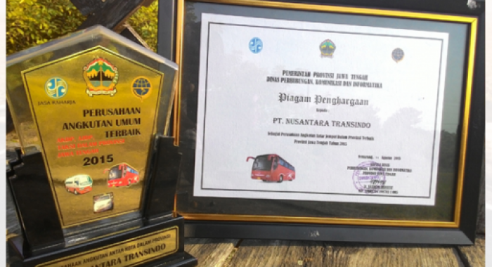 Piagam penghargaan untuk PO Nusantara