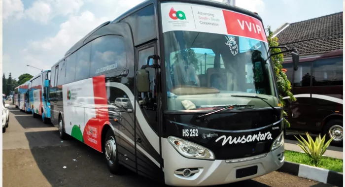 Bus Nusantara Royal Coach