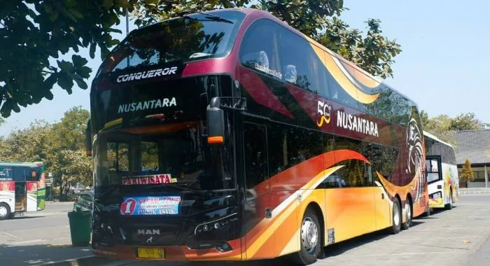 Bus Nusantara Conqueror DD