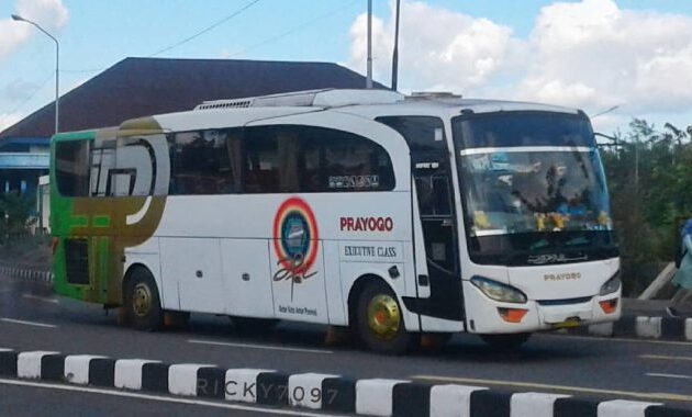 Bus Prayogo