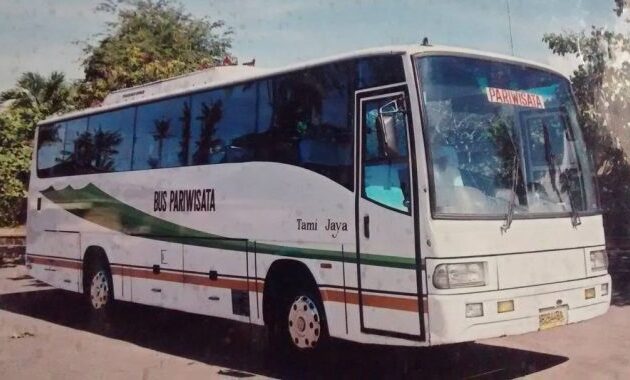 Bus klasik Tami Jaya