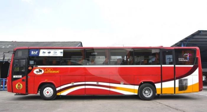 Bus Damri Jakarta Cilacap