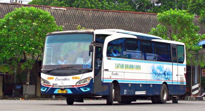 Bus OBL AKAP Jakarta