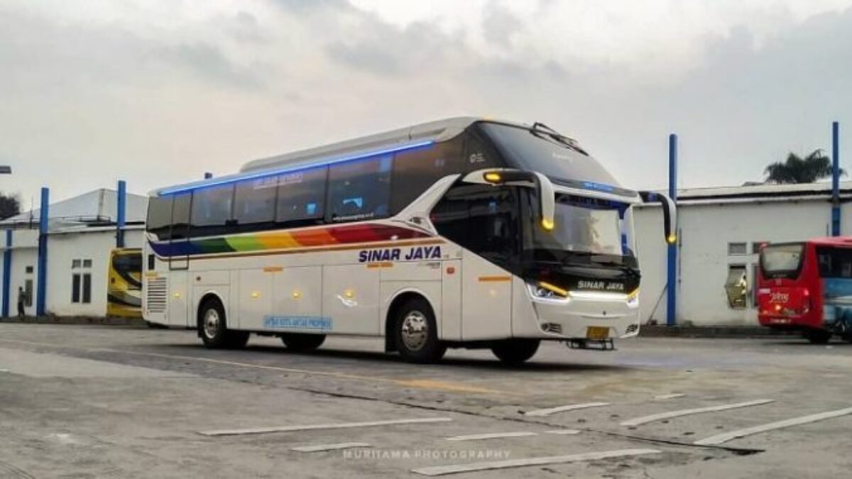Bus Sinar Jaya Jakarta