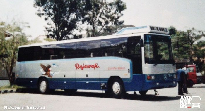 Bus Rajawali Morodadi