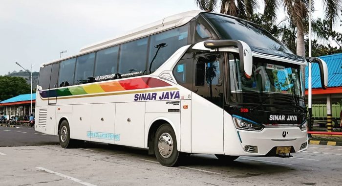 Bus Sinar Jaya AKAP Jakarta