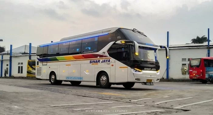Bus Malam Sinar Jaya