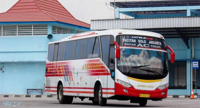 Bus Aneka Jaya