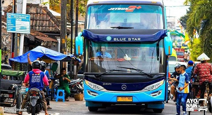 Sewa Bus pariwisata Jakarta Blue Star