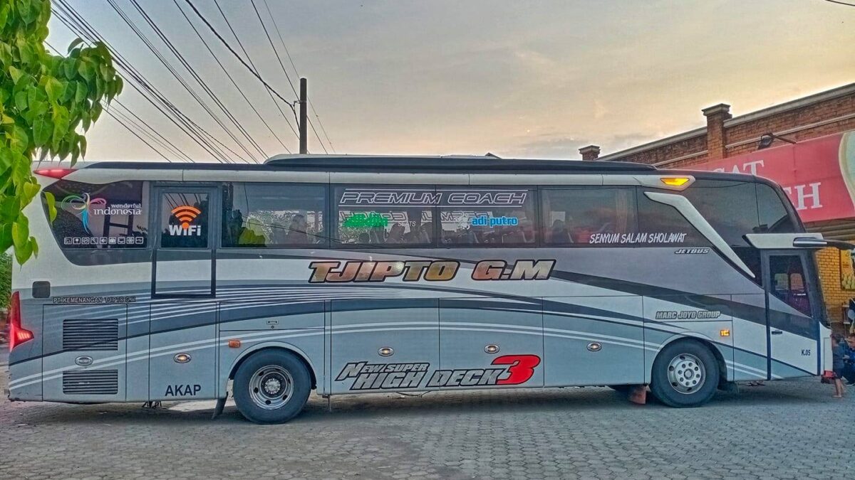Bus Tjipto GM Jakarta Madura