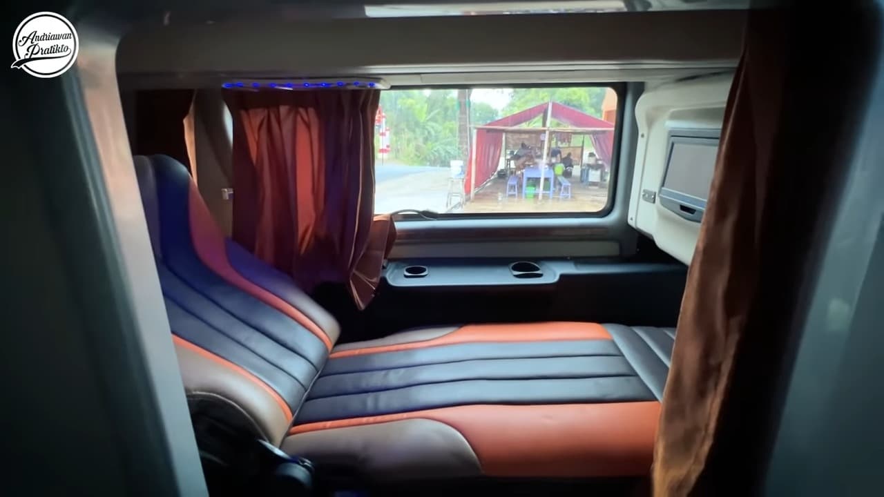 Interior Armada Sleeper Bus Double Decker Agung Sejati