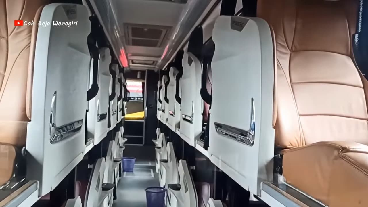 Interior Armada Sleeper Bus Suites Class Agung Sejati