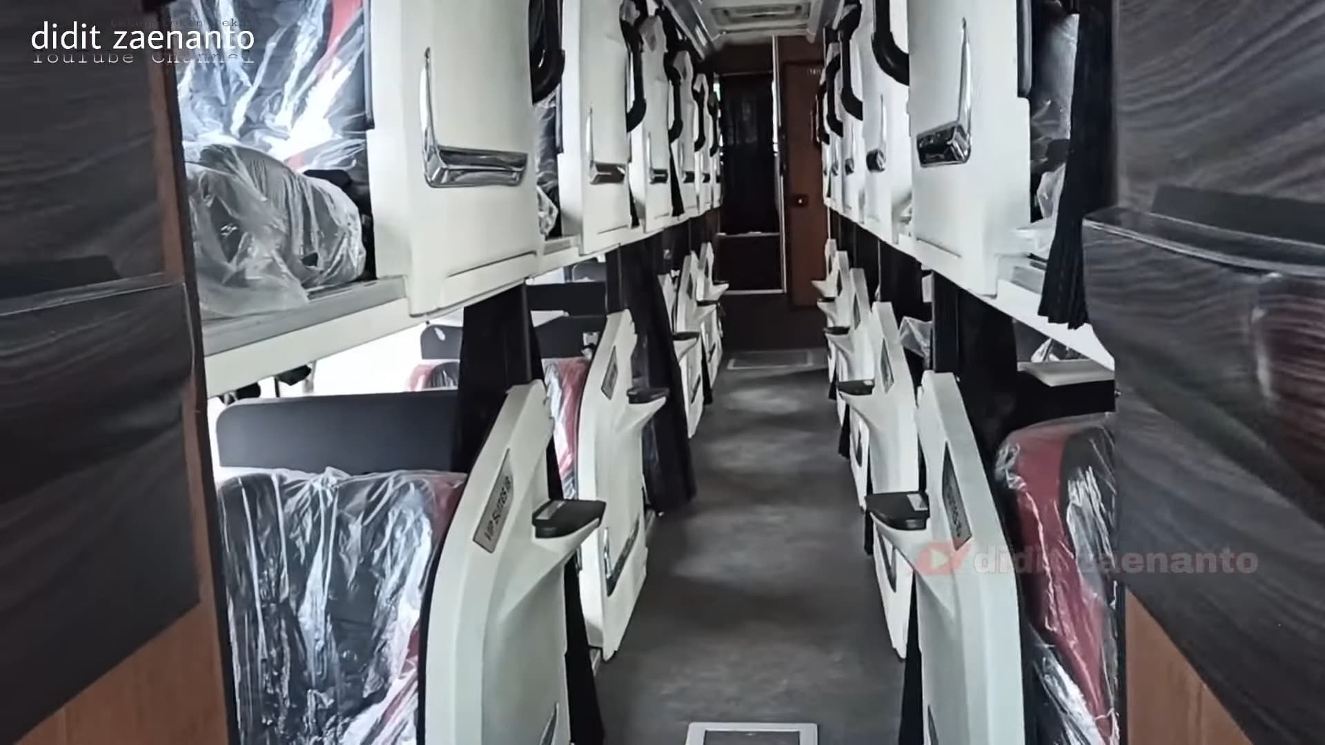 Interior Armada Sleeper Bus Karina