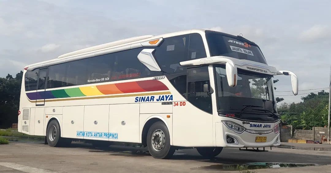 Armada Bus Sinar Jaya Jakarta Purwakarta