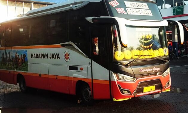 Bus Harapan Jaya Blitar Surabaya