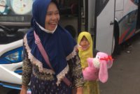 PErjalanan Bersama Anak Naik Bus