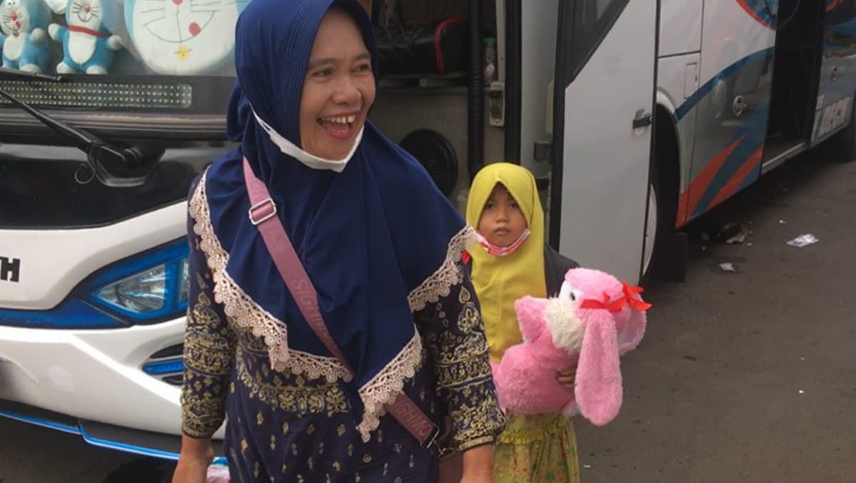 PErjalanan Bersama Anak Naik Bus