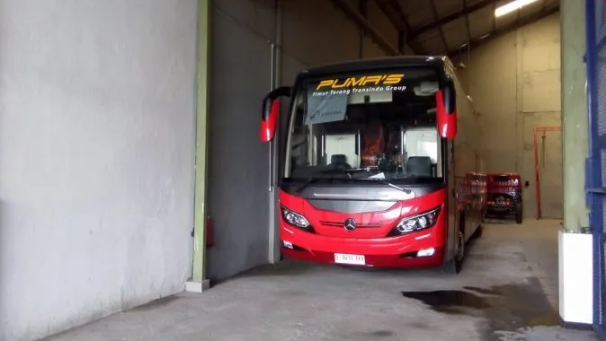 Foto Maxibus Karoseri Laksana