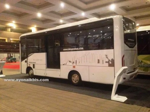 Bus terbaru New Nucleus Laksana IIBT 2016