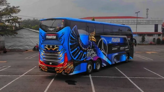Bus Tingkat PO Primadona