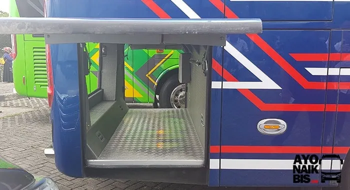 Bagasi bus bawa motor