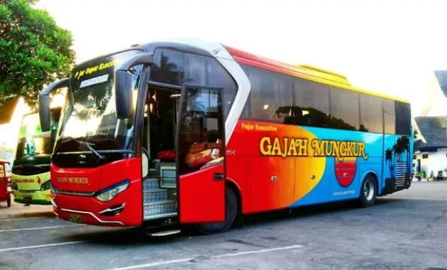 Bus Gajah Mungkur