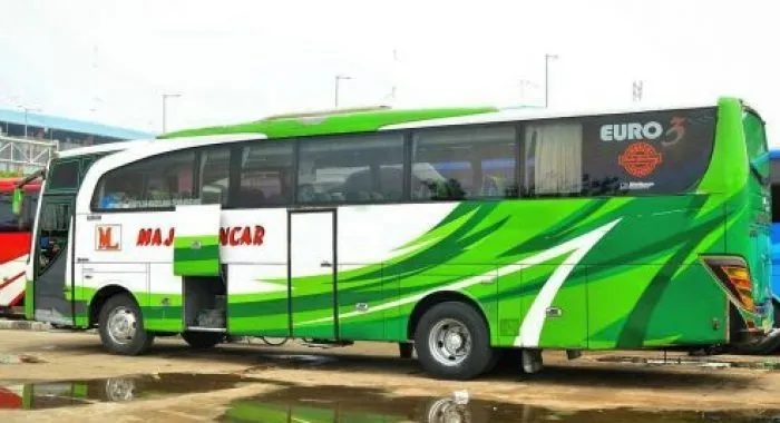 Bus Maju Lancar