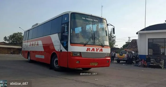 Bus Raya Solo