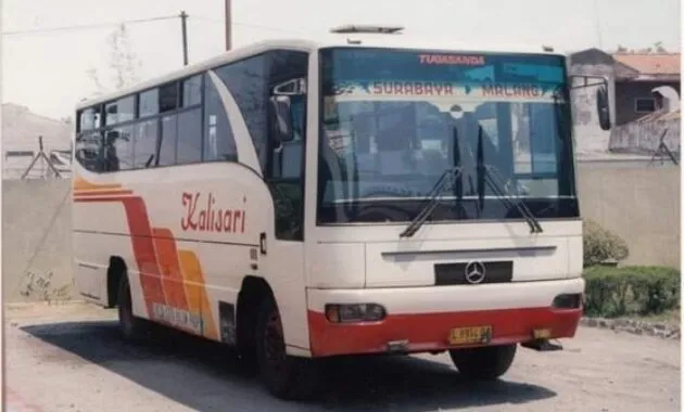Bus Kalisari karoseri Tugas Anda