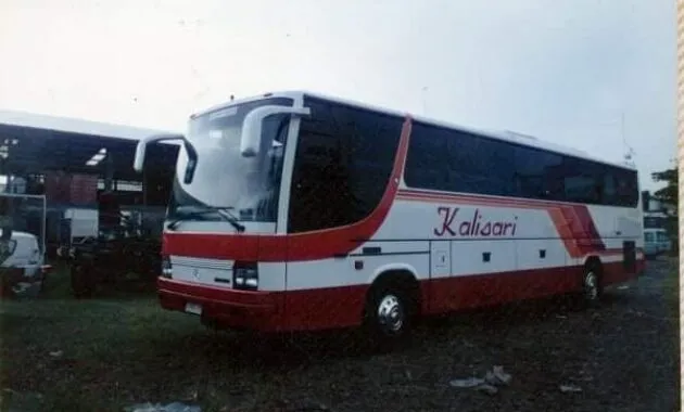 Bus Kalisari Setra Rahayu Santosa