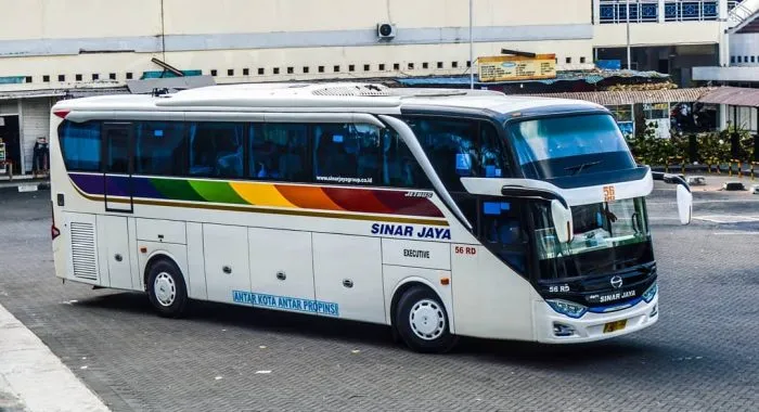 Bus Sinar Jaya Kebumen
