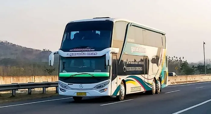 Bus Garuda Mas Double Decker