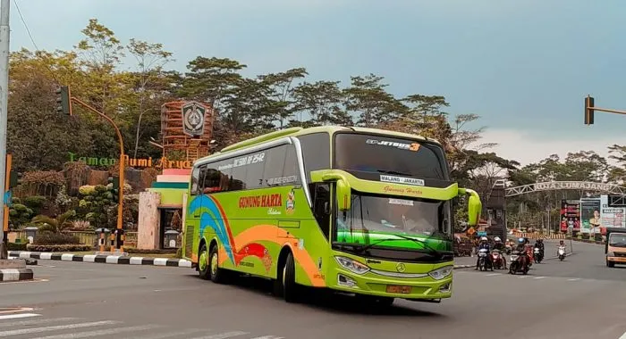 Bus Gunung Harta Ponorogo