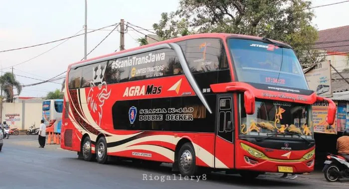 Bus malam Agra Mas