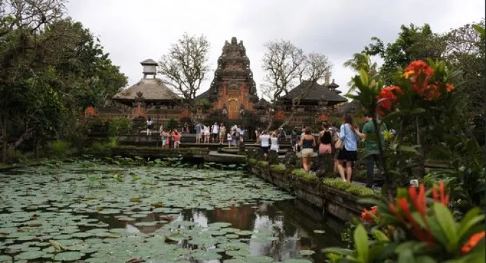 Pura Taman Saraswati