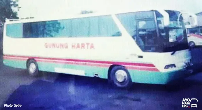 Bus Klasik Gunung Harta