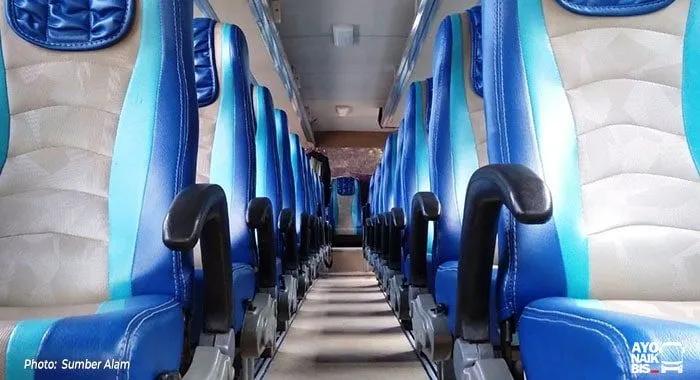 Interior bus Malam Sumber Alam