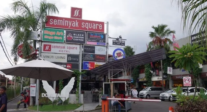 tempat nongkrong di seminyak