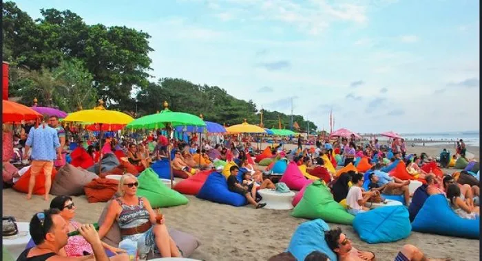 Pantai Double Six